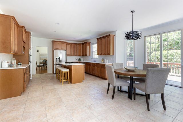 7009 PERSIMMON TREE RD, Bethesda, MD 20817