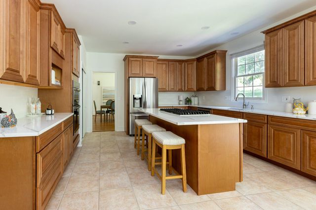 7009 PERSIMMON TREE RD, Bethesda, MD 20817