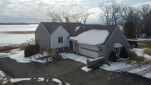 17 Dumont Road, Champlain, NY 12919