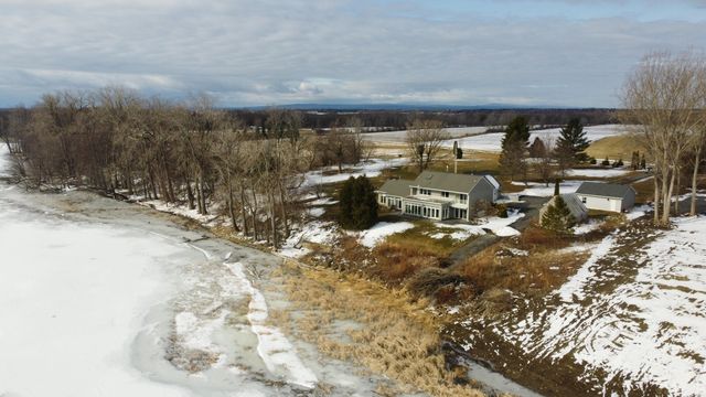 17 Dumont Road, Champlain, NY 12919