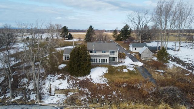 17 Dumont Road, Champlain, NY 12919