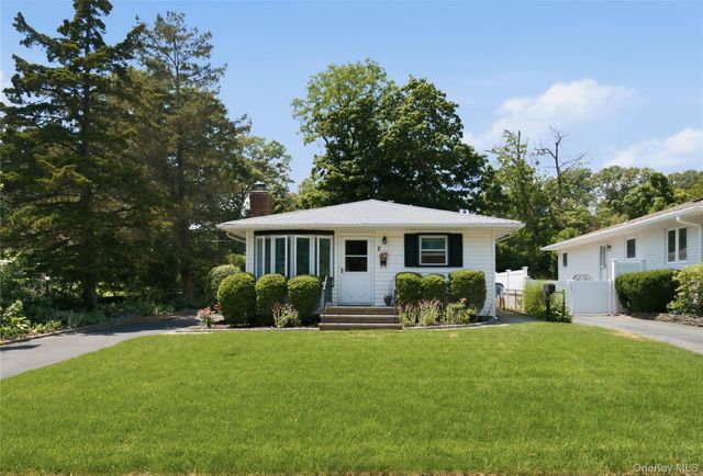 2 Hilltop Drive, Bayville, NY 11709