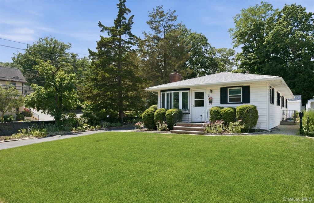 2 Hilltop Drive, Bayville, NY 11709