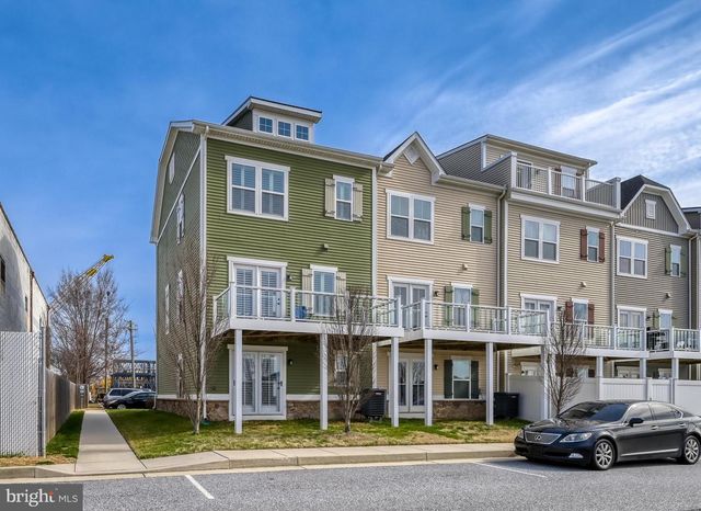 8201 SEAWORTHY WAY, Dundalk, MD 21222