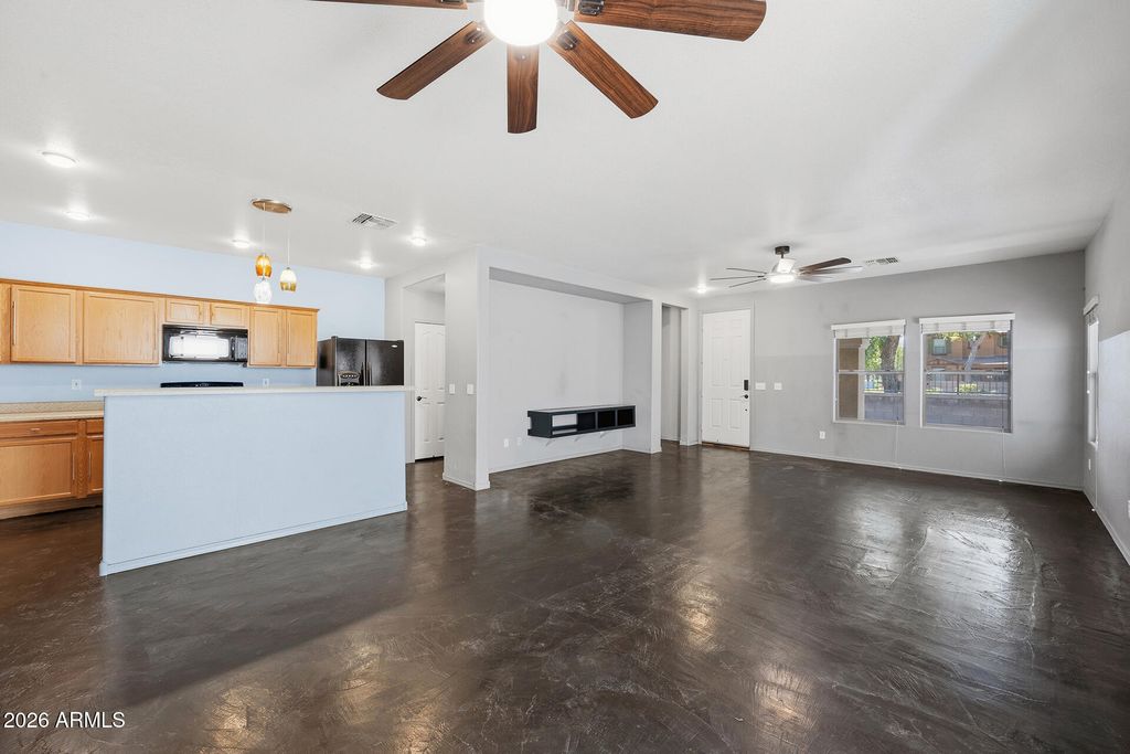 1307 S JOSHUA TREE Lane, Gilbert, AZ 85296 — photo 4