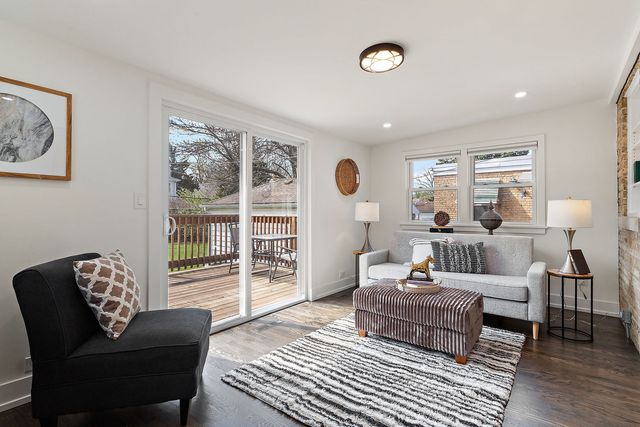 7179 N Mankato Avenue, Chicago, IL 60646