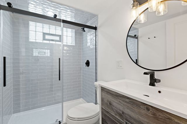 7179 N Mankato Avenue, Chicago, IL 60646