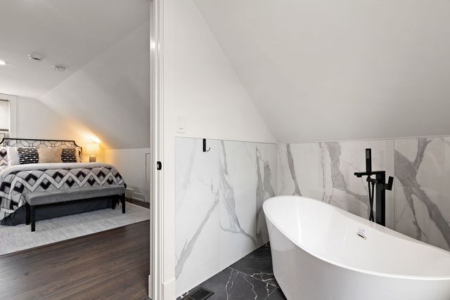 7179 N Mankato Avenue, Chicago, IL 60646