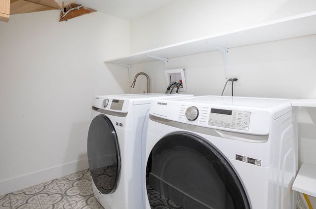 7179 N Mankato Avenue, Chicago, IL 60646