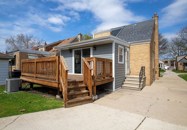 7179 N Mankato Avenue, Chicago, IL 60646