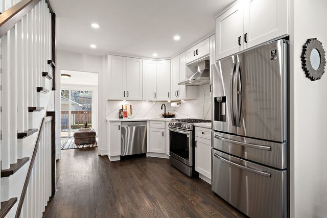 7179 N Mankato Avenue, Chicago, IL 60646