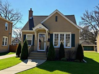7179 N Mankato Avenue, Chicago, IL 60646