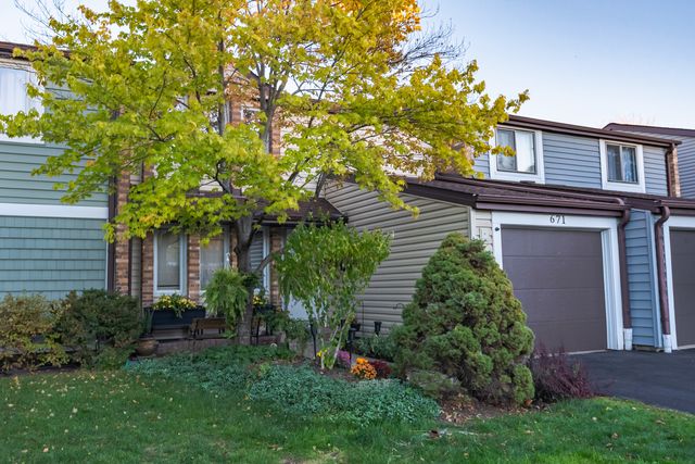 671 Cedarwood Court, Wheeling, IL 60090