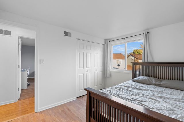 671 Cedarwood Court, Wheeling, IL 60090