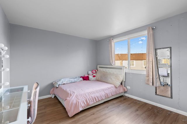 671 Cedarwood Court, Wheeling, IL 60090