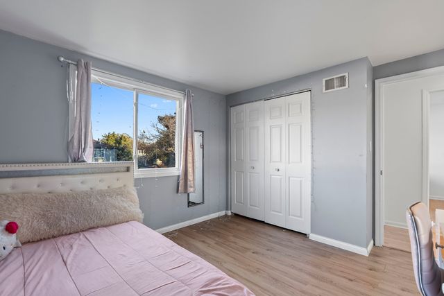 671 Cedarwood Court, Wheeling, IL 60090