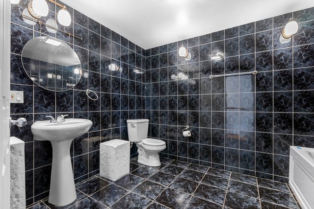 671 Cedarwood Court, Wheeling, IL 60090