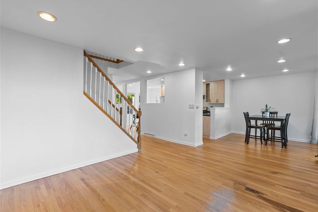 671 Cedarwood Court, Wheeling, IL 60090