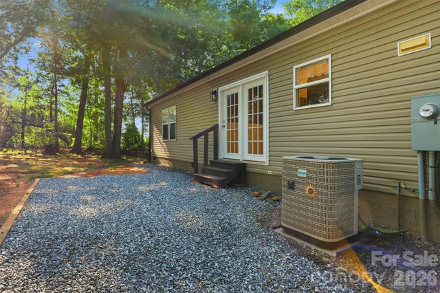 975 Jay Burke Road, Taylorsville, NC 28681