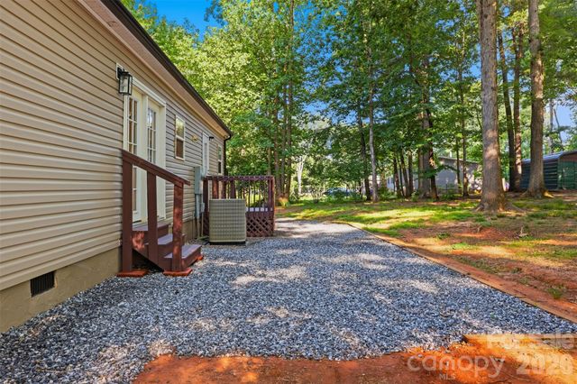 975 Jay Burke Road, Taylorsville, NC 28681