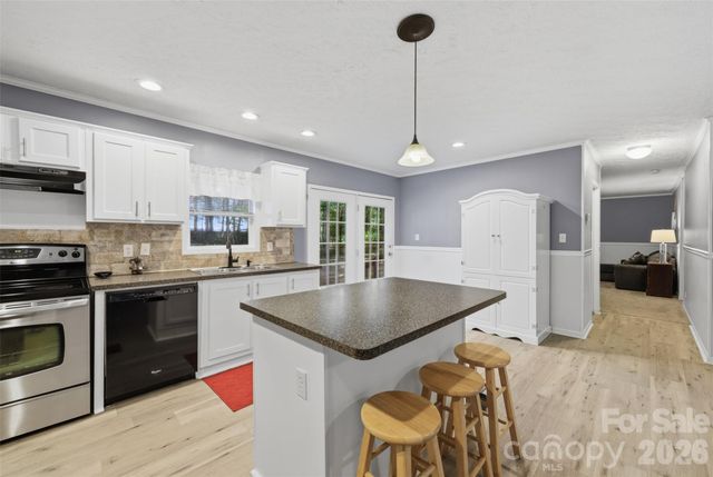 975 Jay Burke Road, Taylorsville, NC 28681