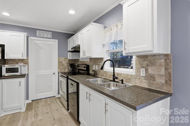 975 Jay Burke Road, Taylorsville, NC 28681
