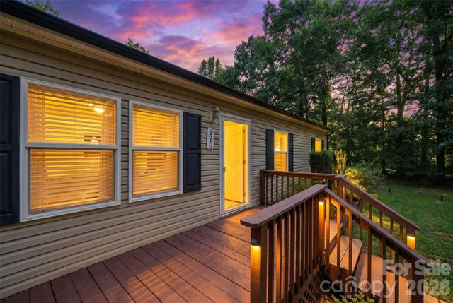 975 Jay Burke Road, Taylorsville, NC 28681