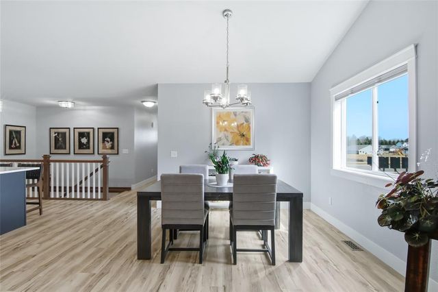 4974 Field Crest Lane, Eau Claire, WI 54701