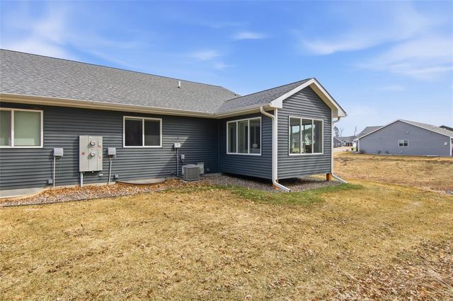 4974 Field Crest Lane, Eau Claire, WI 54701