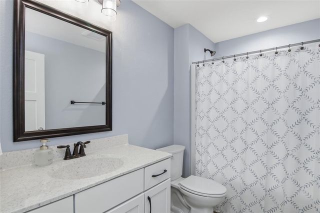 4974 Field Crest Lane, Eau Claire, WI 54701