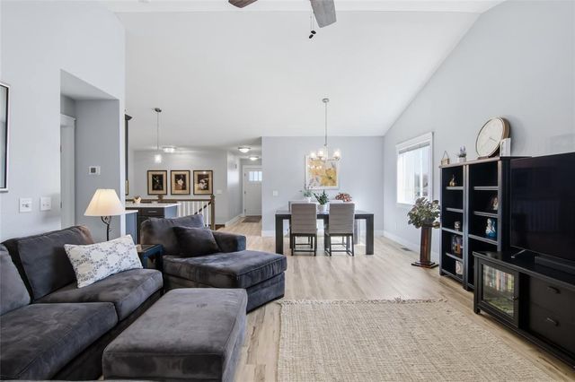 4974 Field Crest Lane, Eau Claire, WI 54701