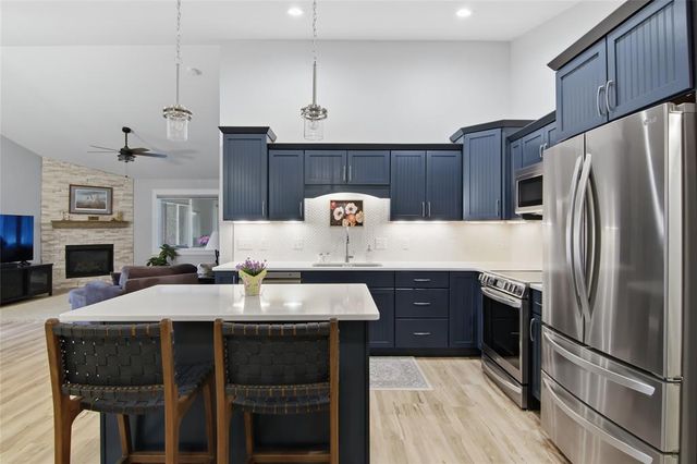 4974 Field Crest Lane, Eau Claire, WI 54701