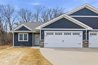 4974 Field Crest Lane, Eau Claire, WI 54701
