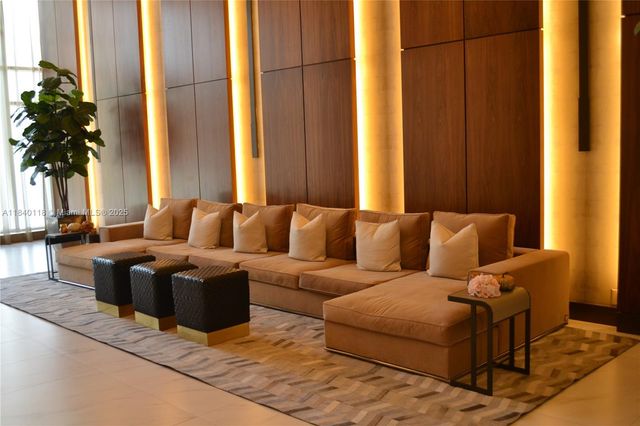 2960 NE 207th St 1204, Aventura, FL 33180