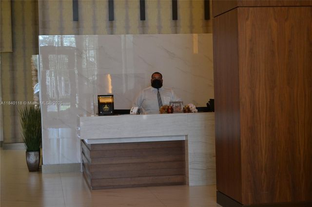 2960 NE 207th St 1204, Aventura, FL 33180