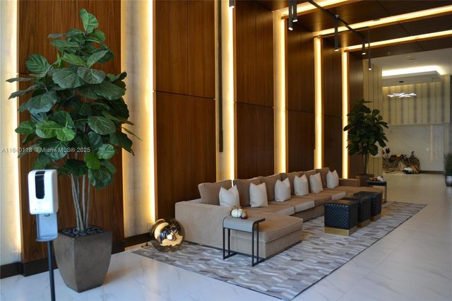 2960 NE 207th St 1204, Aventura, FL 33180