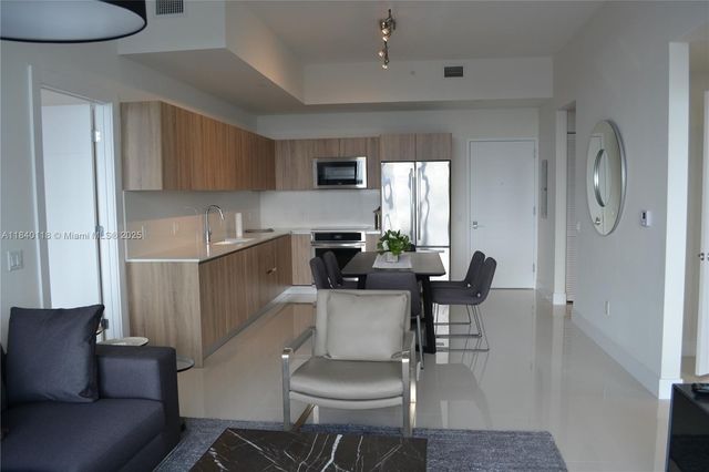 2960 NE 207th St 1204, Aventura, FL 33180