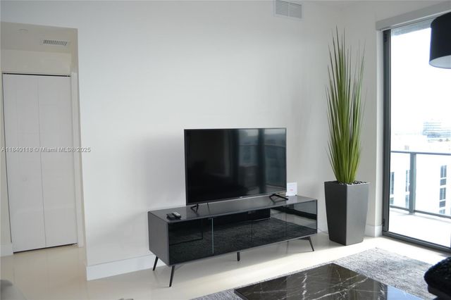 2960 NE 207th St 1204, Aventura, FL 33180