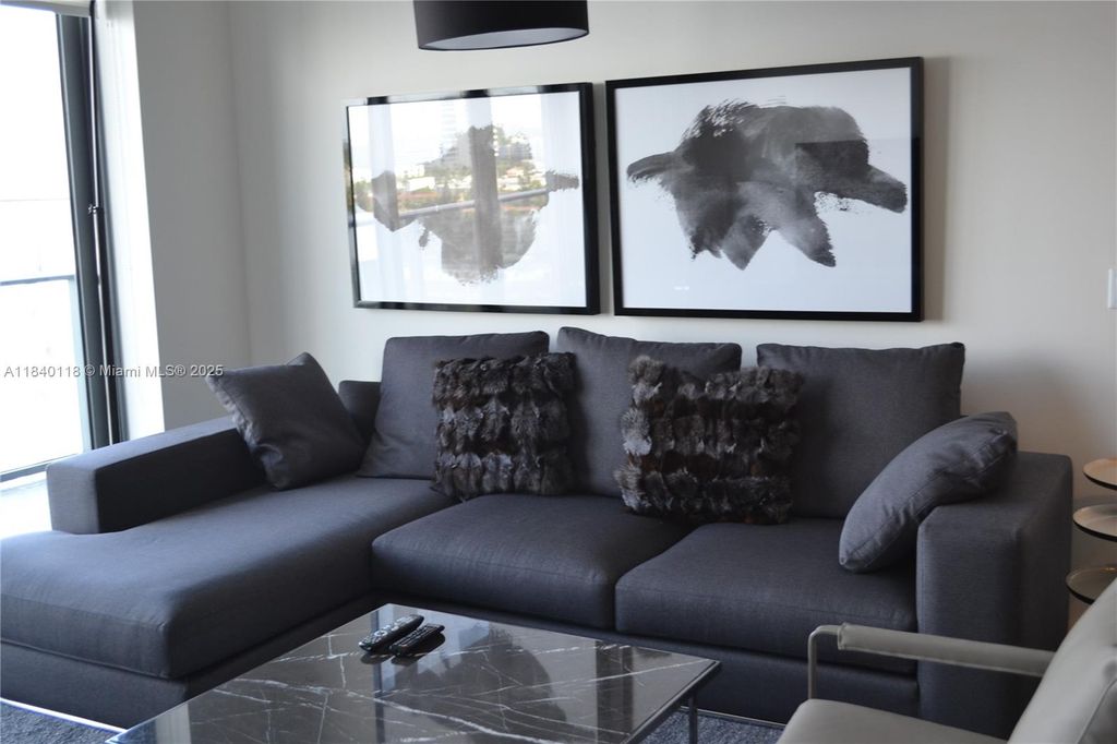 2960 NE 207th St 1204, Aventura, FL 33180