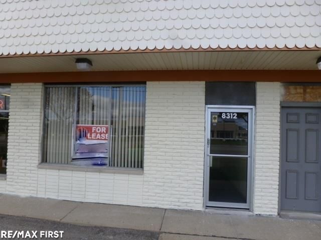 8312 12 MILE Road, Warren, MI 48093