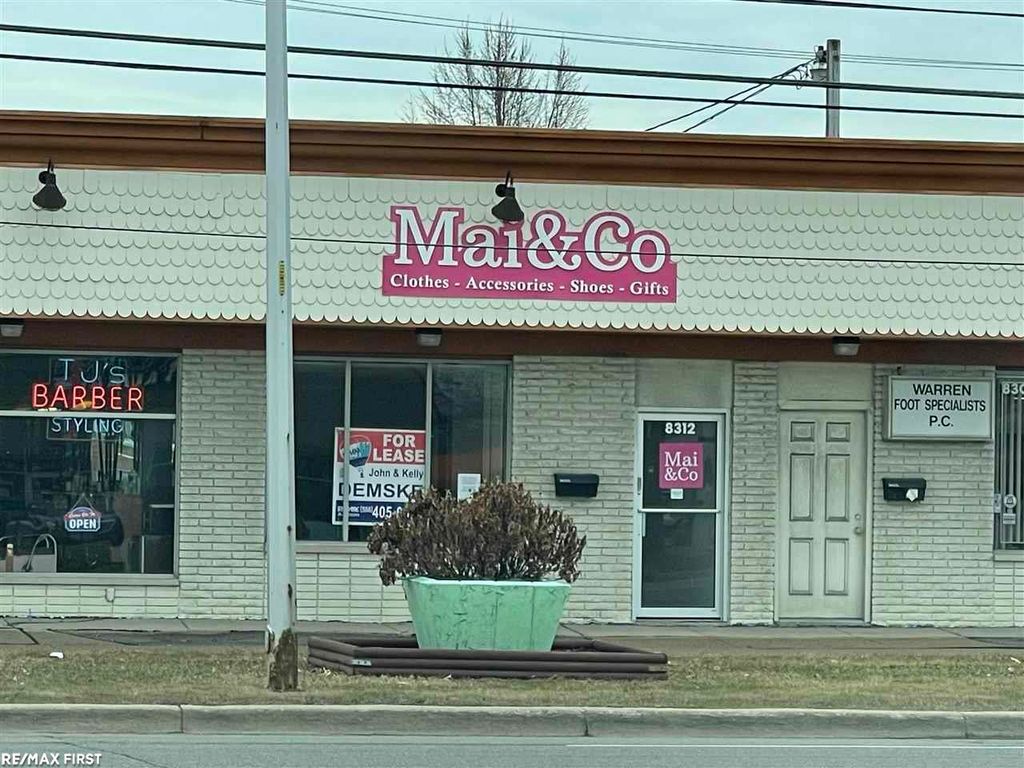 8312 12 MILE Road, Warren, MI 48093