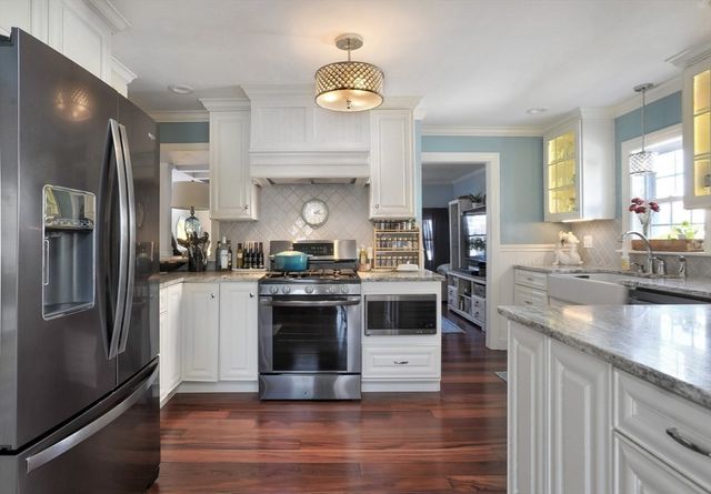 28 E St, Hull, MA 02045