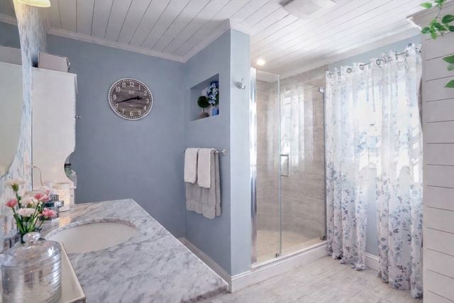 28 E St, Hull, MA 02045