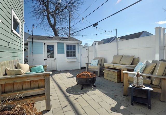 28 E St, Hull, MA 02045