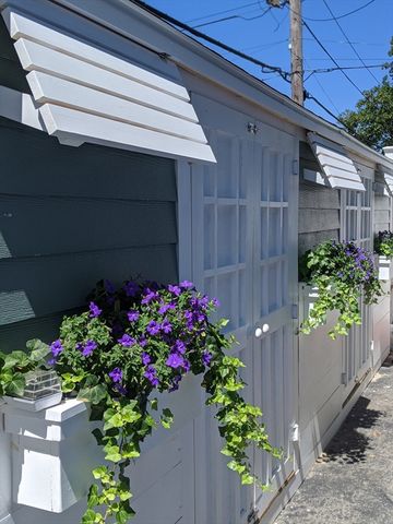 28 E St, Hull, MA 02045