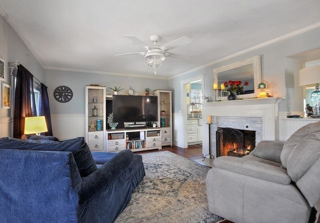 28 E St, Hull, MA 02045
