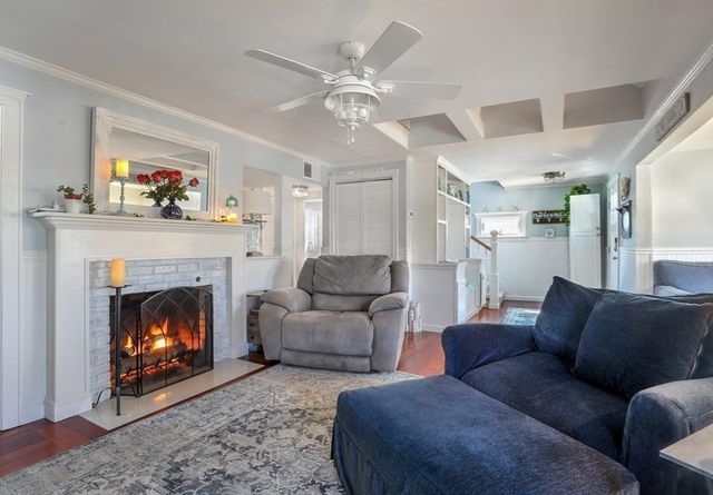 28 E St, Hull, MA 02045