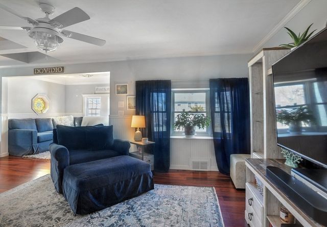 28 E St, Hull, MA 02045