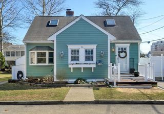 28 E St, Hull, MA 02045