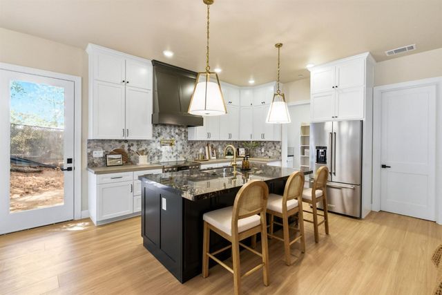 3284 Oxford Rd, Cameron Park, CA 95682